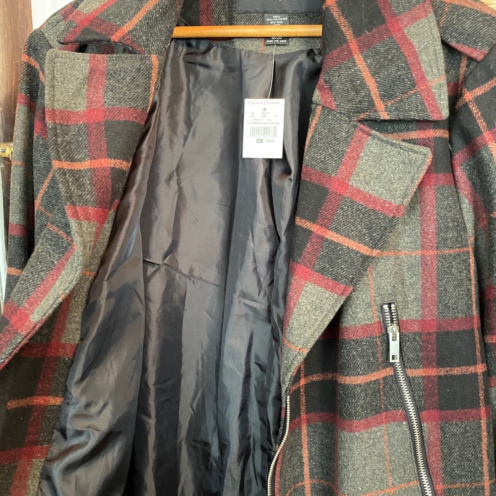 Coat Grey/yBurgundy sz18/20